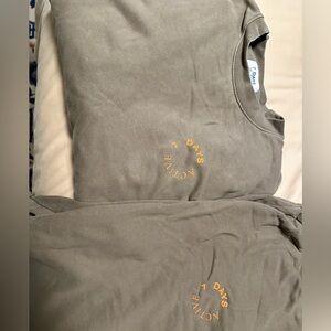 7 DAYS ACTIVE SWEATSHIRT & SWEATPANT SET- SIZE L- GREAT CONDITION